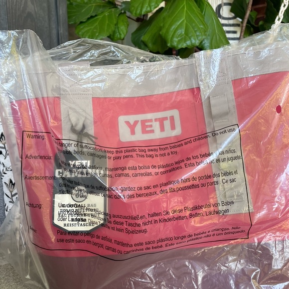 YETI Camino 35 Harvest Red